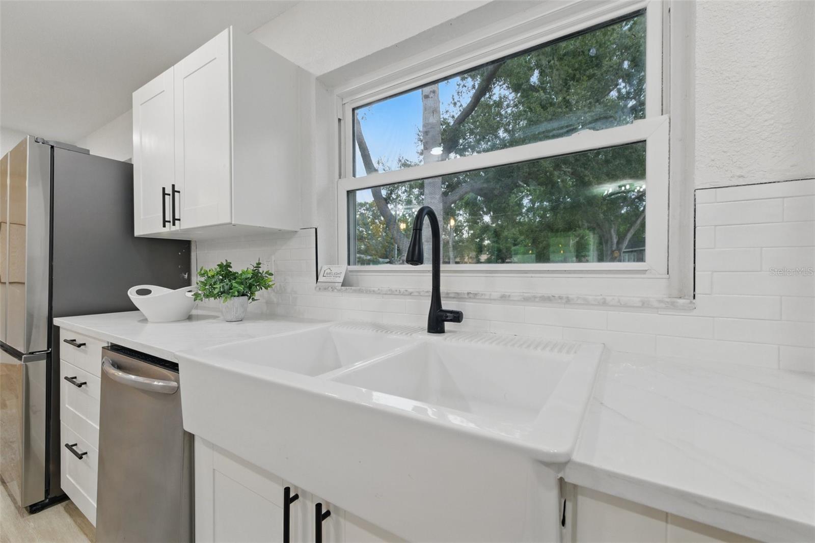 Image 22 of 38 For 1470 Serpentine Drive S