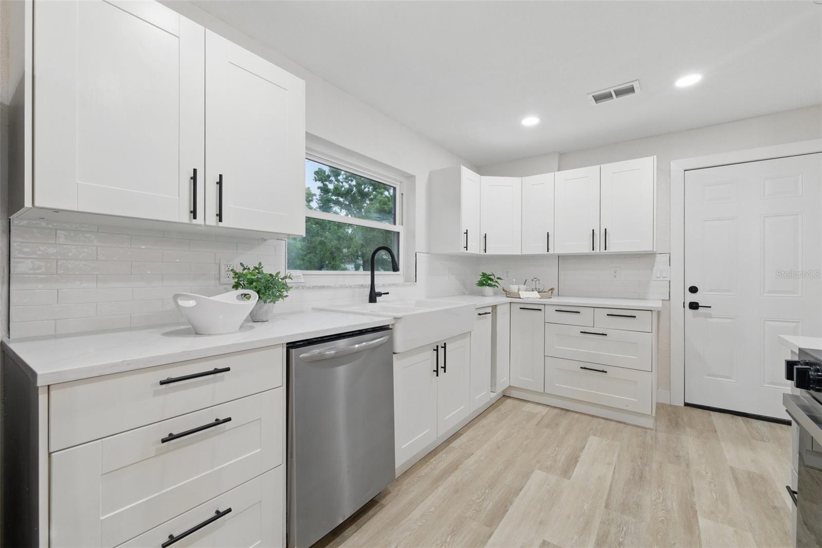 Image 25 of 38 For 1470 Serpentine Drive S