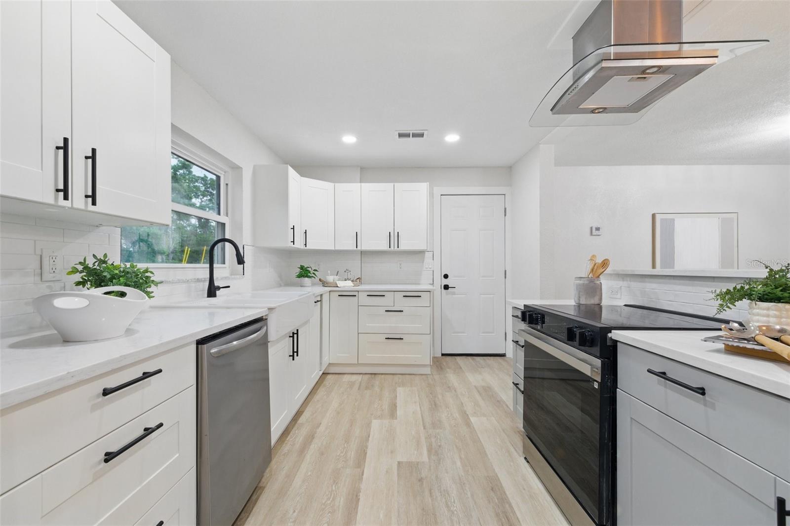 Image 26 of 38 For 1470 Serpentine Drive S