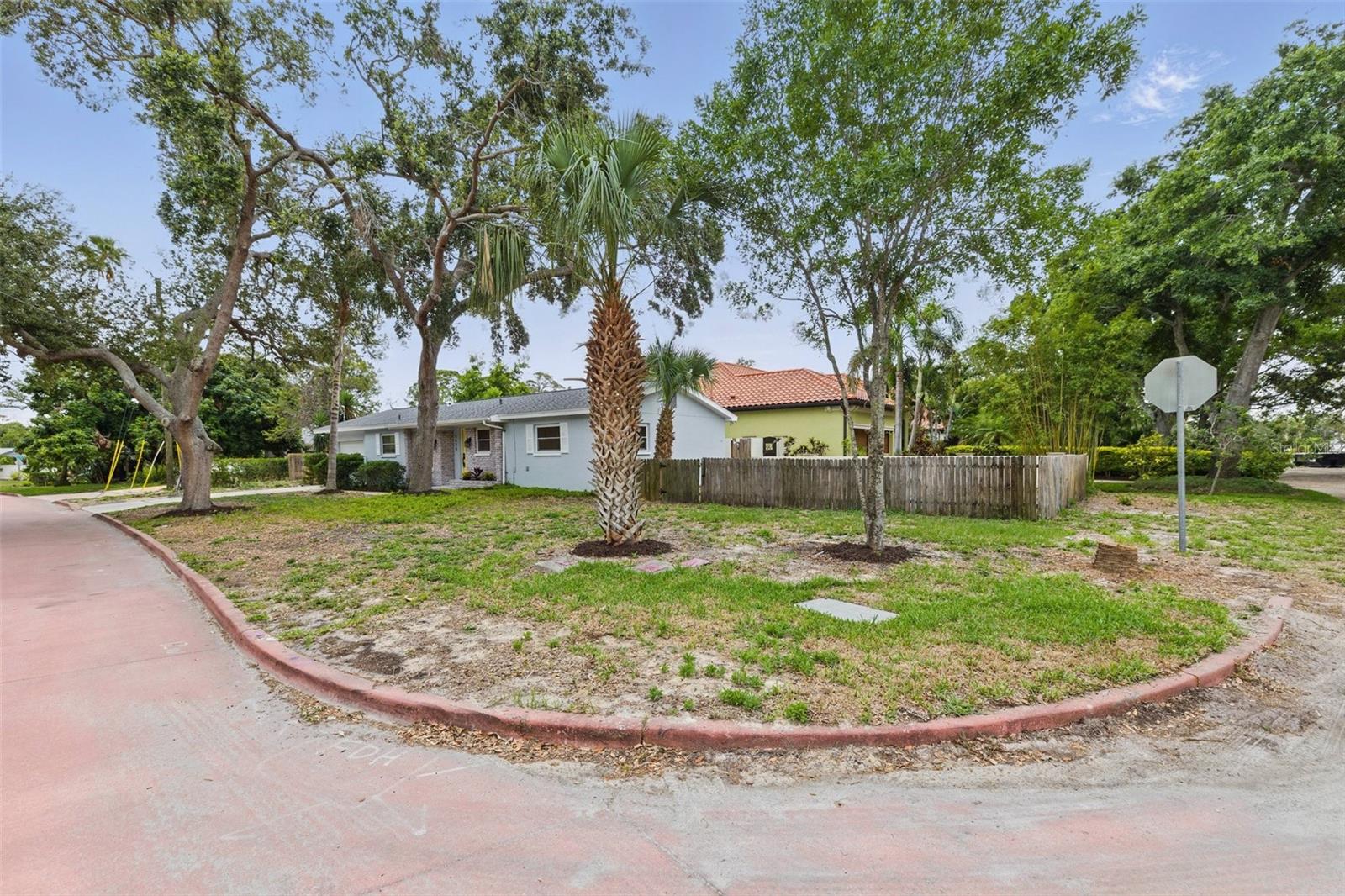 Image 3 of 38 For 1470 Serpentine Drive S