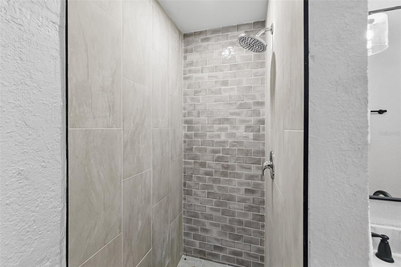 Image 31 of 38 For 1470 Serpentine Drive S