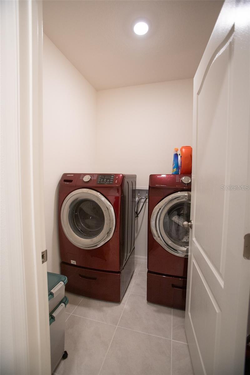 Image 17 of 36 For 5062 Foxglove Circle