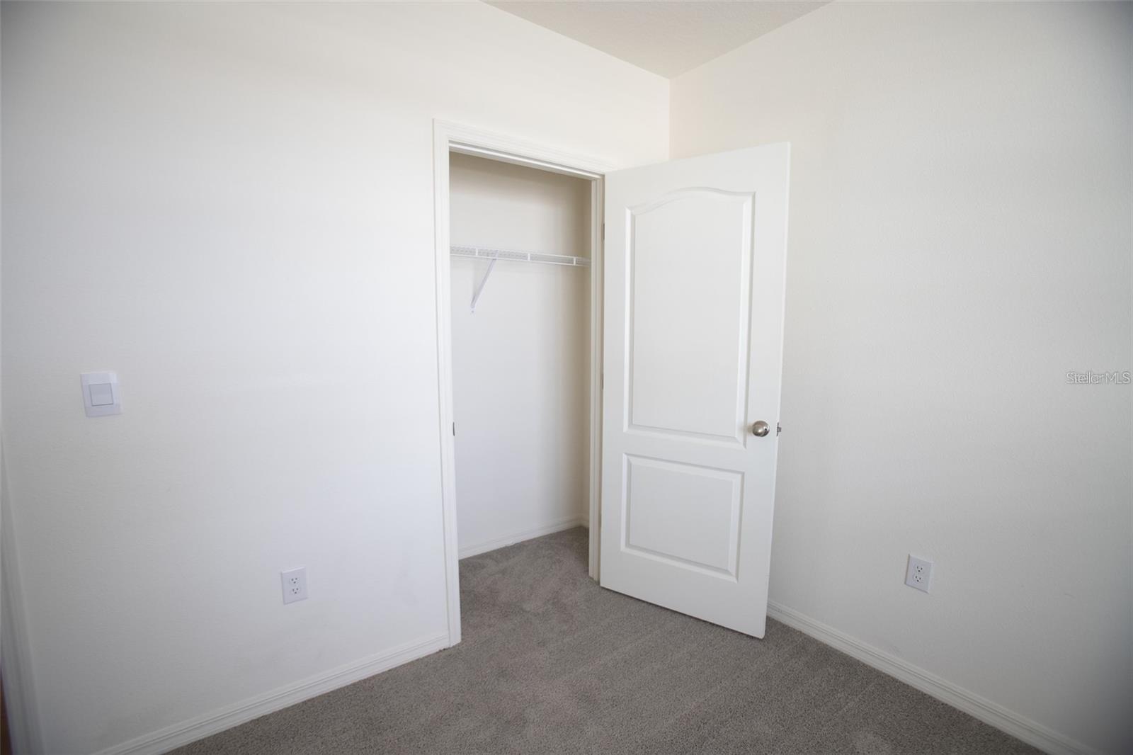 Image 20 of 36 For 5062 Foxglove Circle