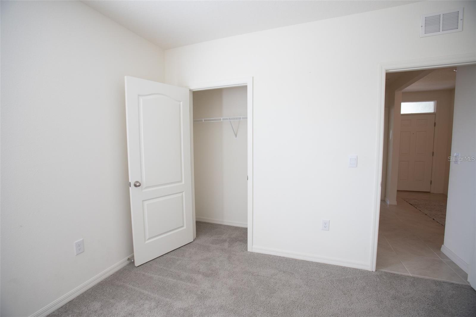 Image 21 of 36 For 5062 Foxglove Circle