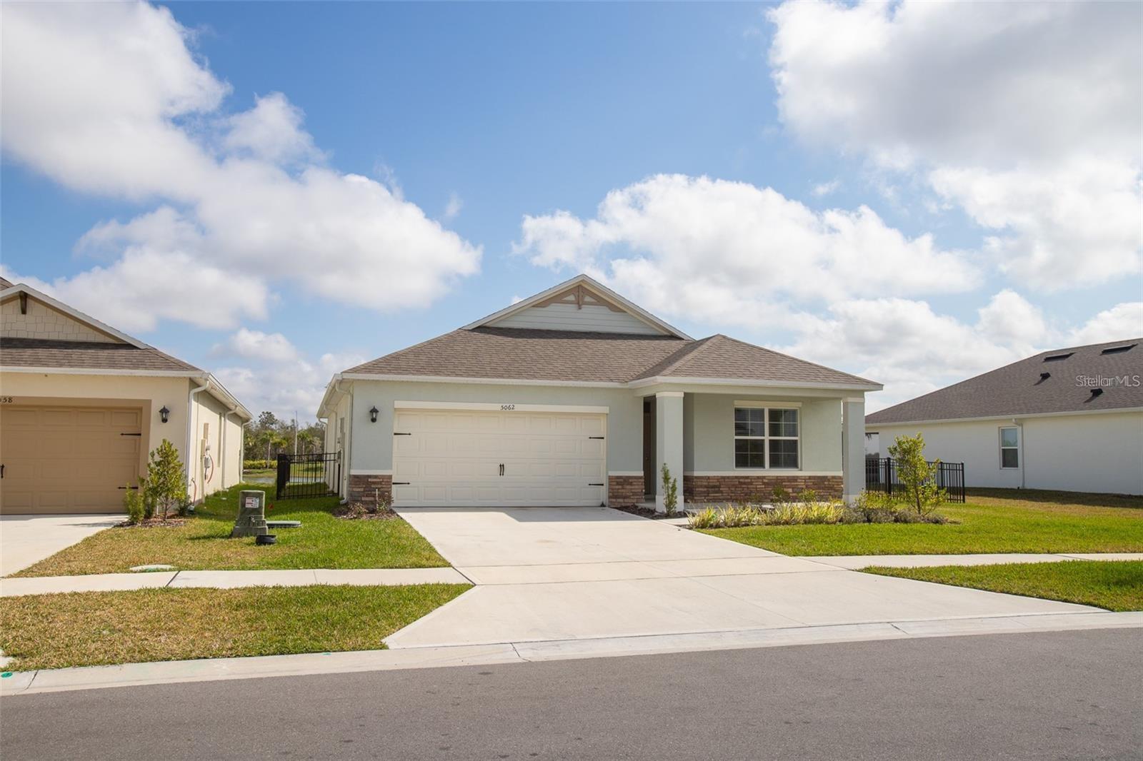 Image 3 of 36 For 5062 Foxglove Circle