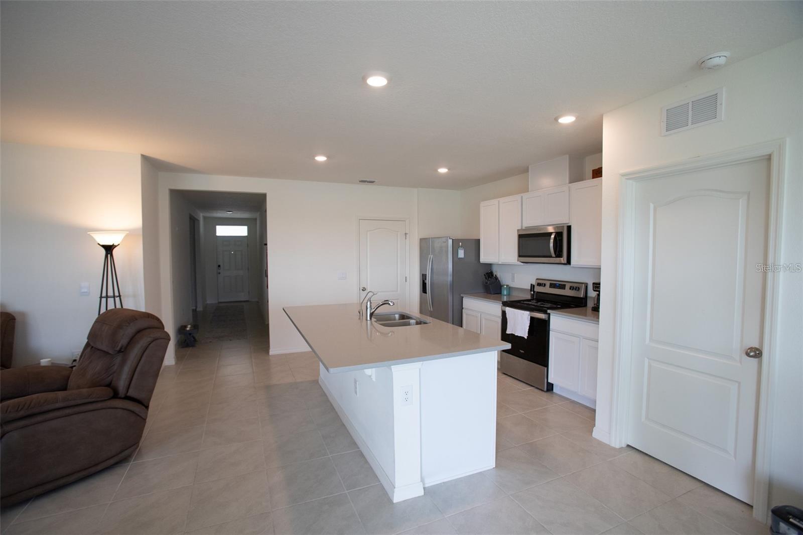 Image 6 of 36 For 5062 Foxglove Circle