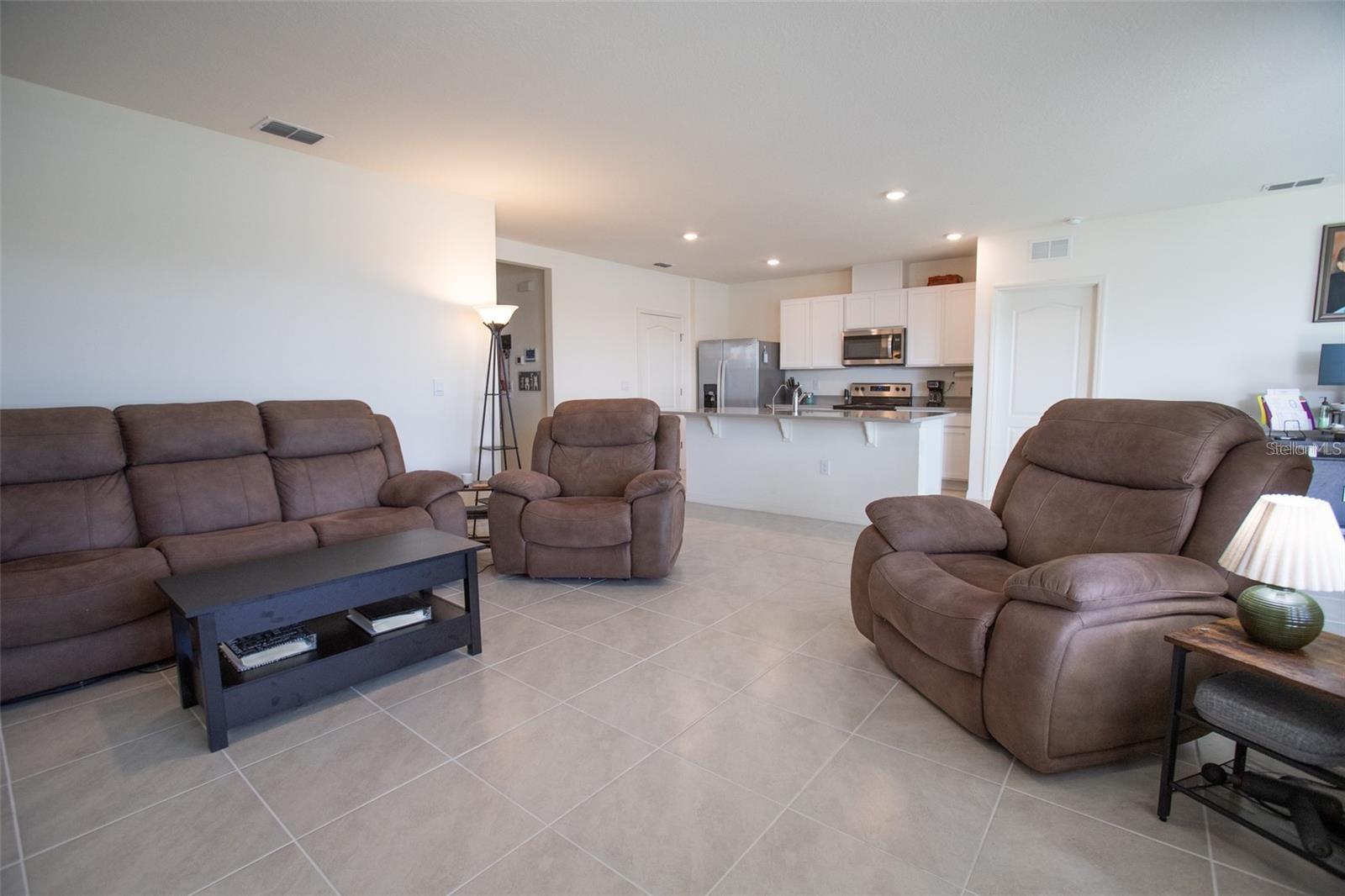 Image 7 of 36 For 5062 Foxglove Circle