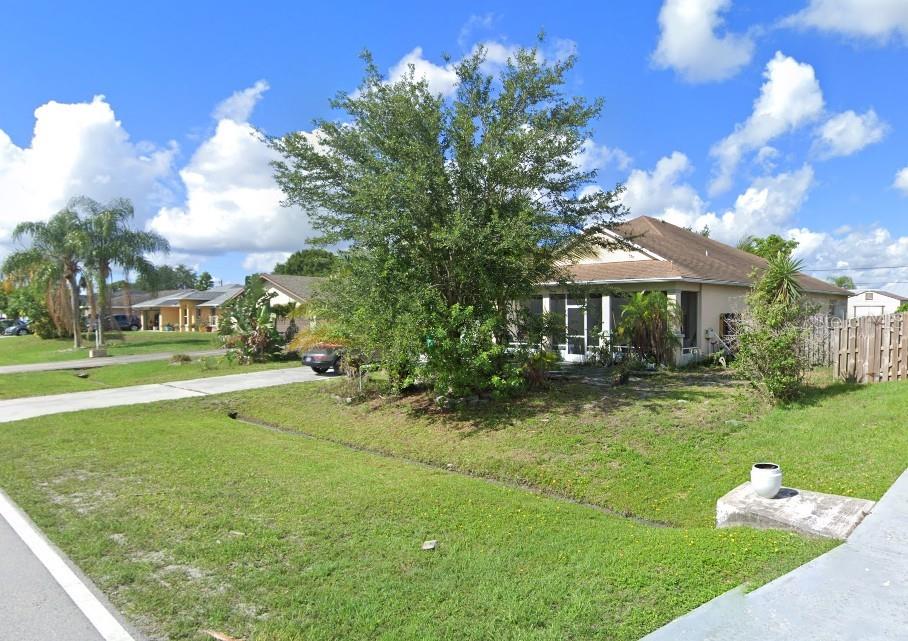 Image 2 of 27 For 1720 Cameo Boulevard