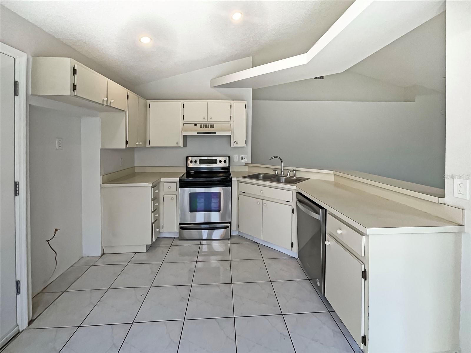 Image 8 of 27 For 8812 Bayaud Drive