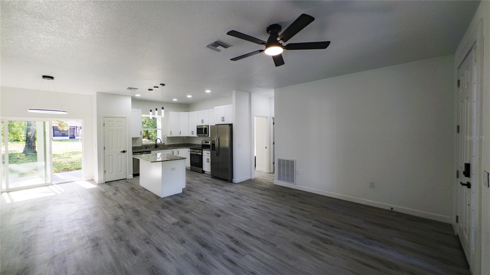Image 6 of 23 For 3908 Garienda Avenue