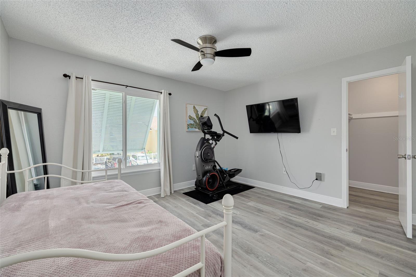 Image 11 of 28 For 3595 41st Lane S L
