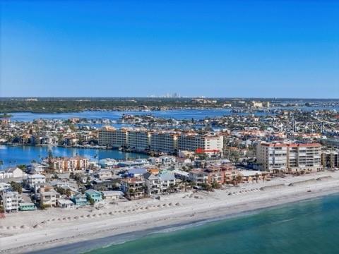 Image 32 of 34 For 17715 Gulf Boulevard 204