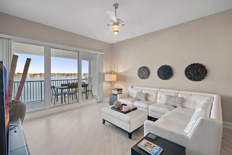 Image 6 of 34 For 17715 Gulf Boulevard 204