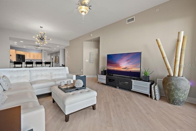 Image 7 of 34 For 17715 Gulf Boulevard 204