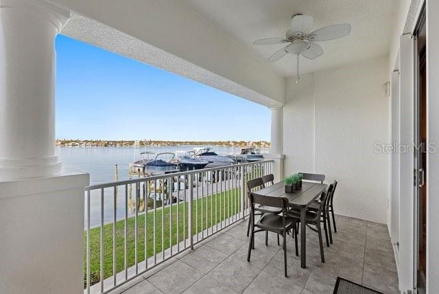 Image 9 of 34 For 17715 Gulf Boulevard 204
