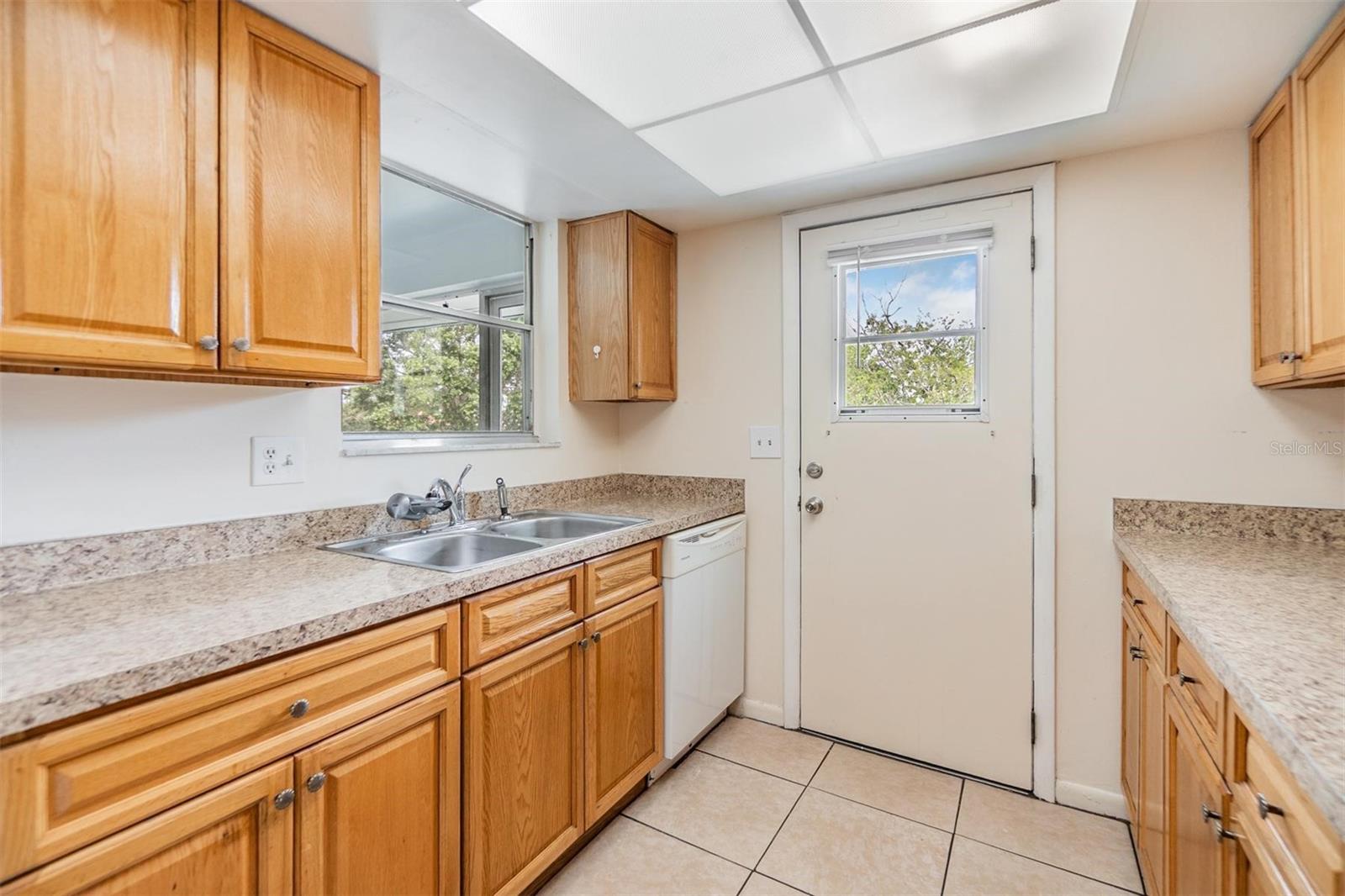 Image 19 of 37 For 1485 Lakeview Road 19