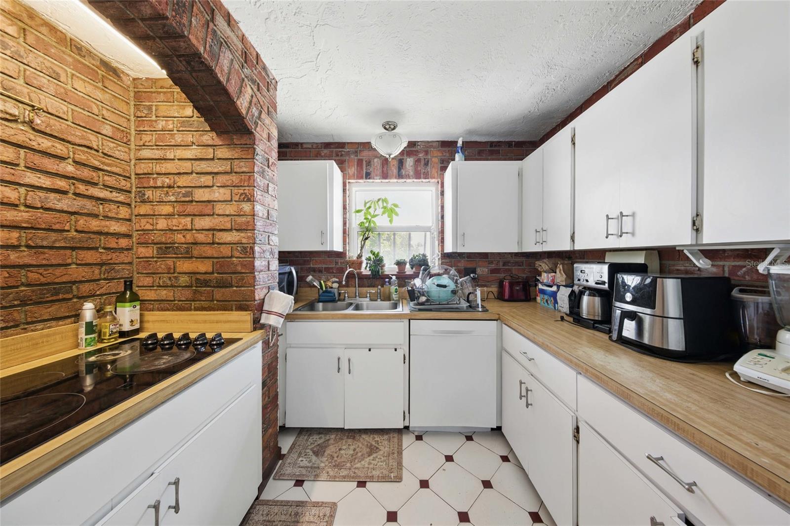 Image 10 of 53 For 11285 8th Street E