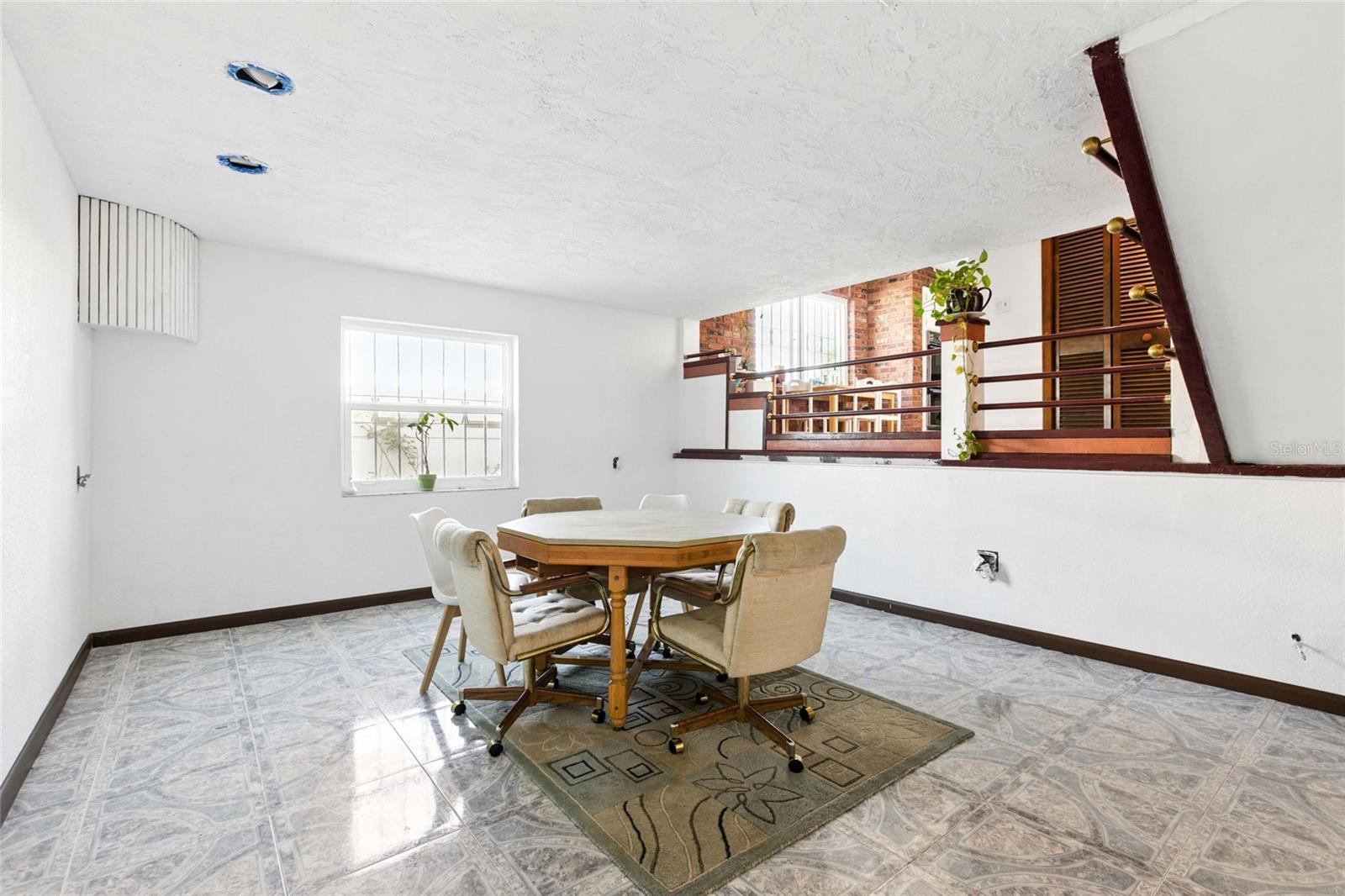 Image 6 of 53 For 11285 8th Street E