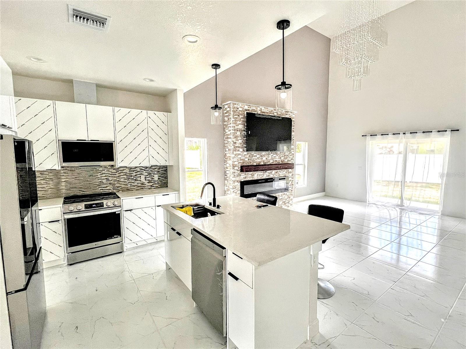 Image 4 of 10 For 7035 Brickell Court