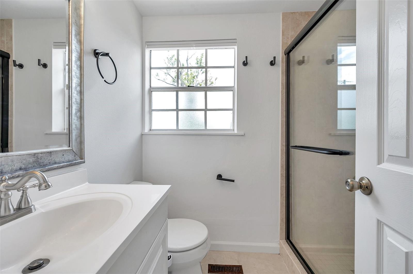 Image 18 of 29 For 3865 Gatewood Drive