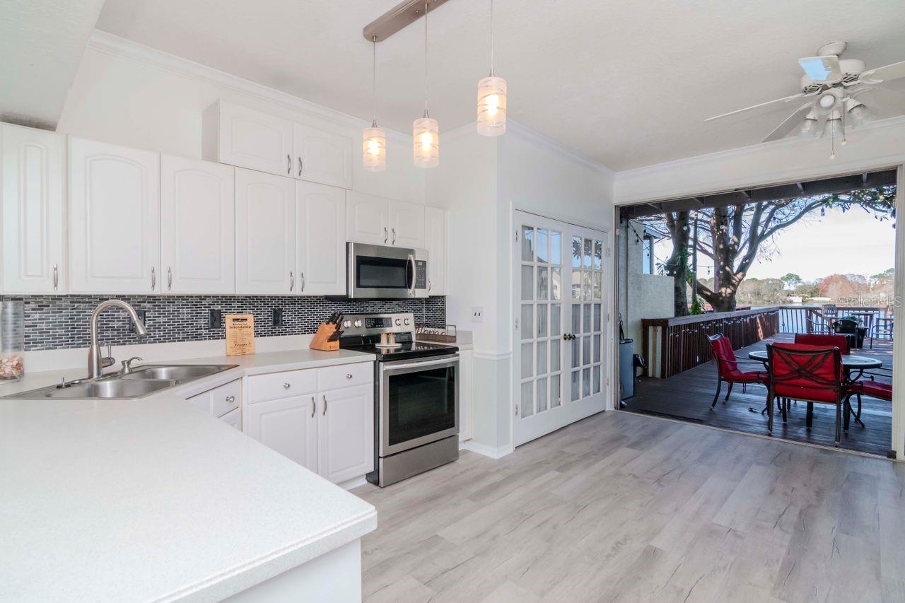 Image 13 of 52 For 2648 Sabal Springs Drive 2