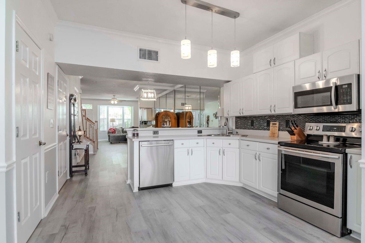 Image 15 of 52 For 2648 Sabal Springs Drive 2