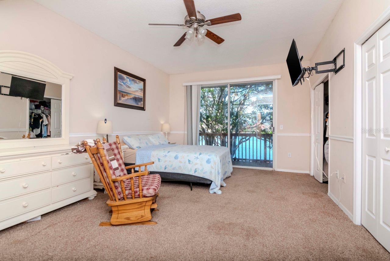 Image 28 of 52 For 2648 Sabal Springs Drive 2
