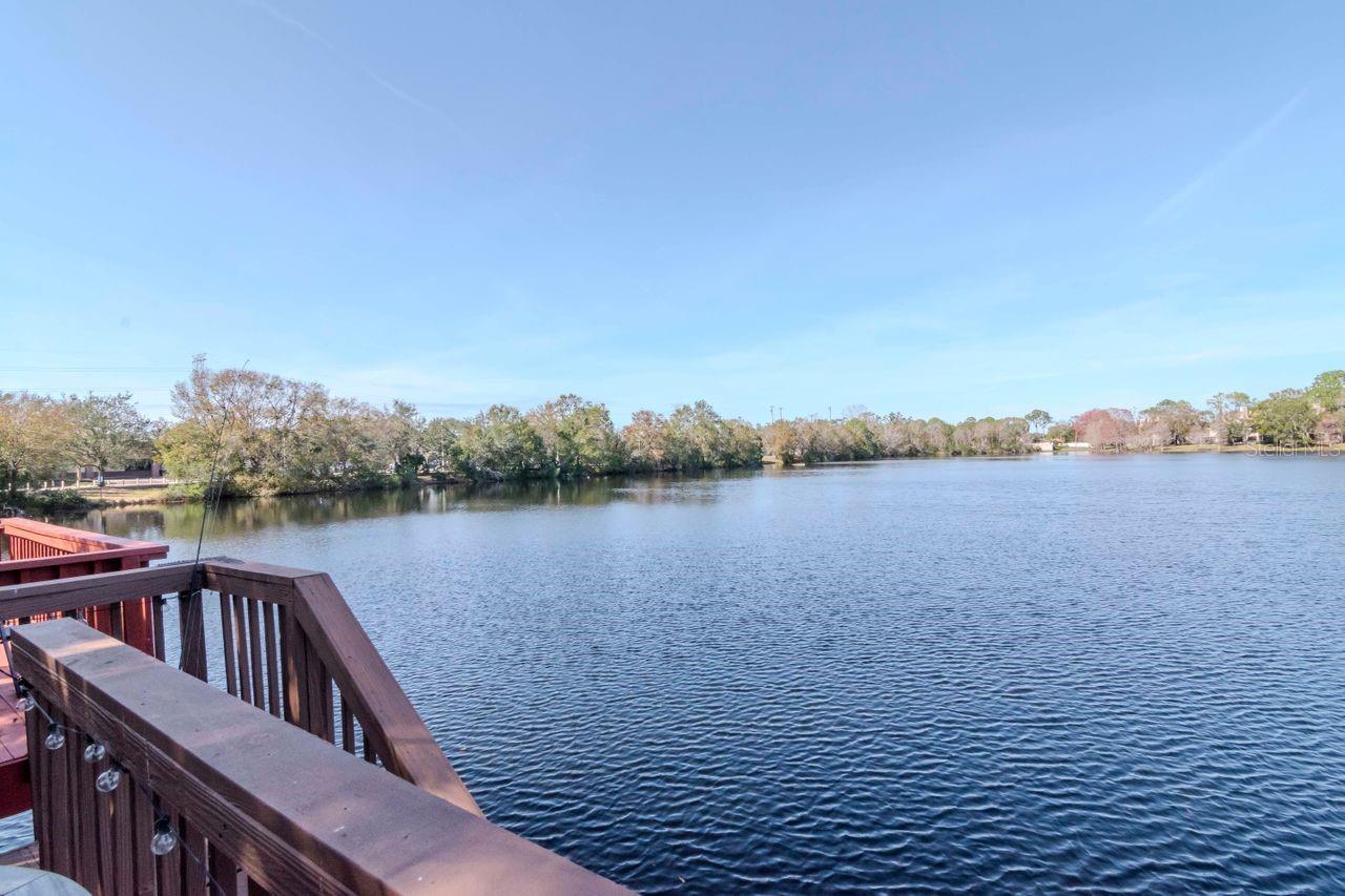 Image 38 of 52 For 2648 Sabal Springs Drive 2