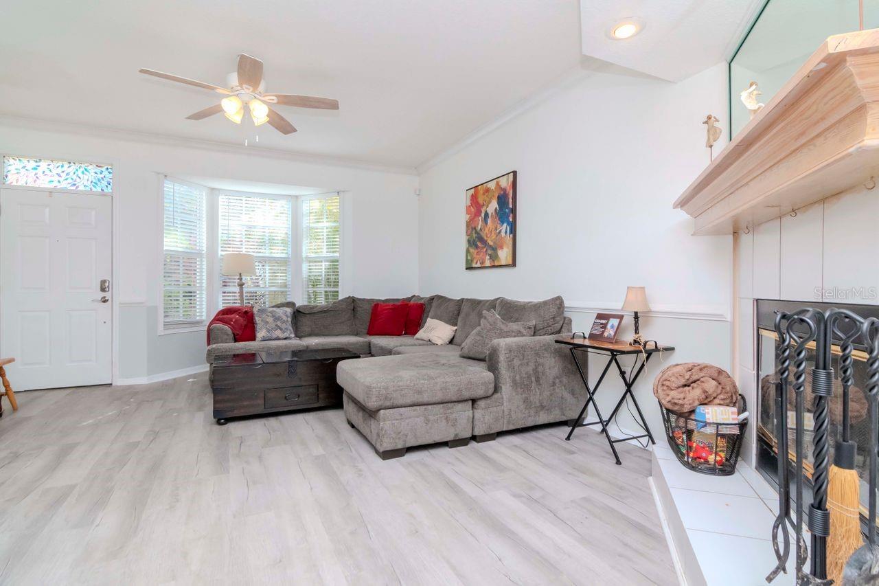 Image 9 of 52 For 2648 Sabal Springs Drive 2