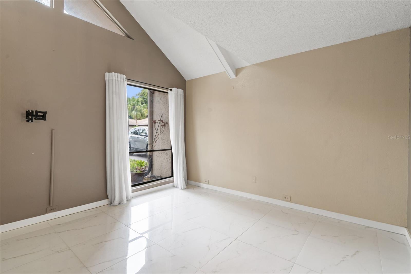 Image 18 of 28 For 4013 Muriel Place