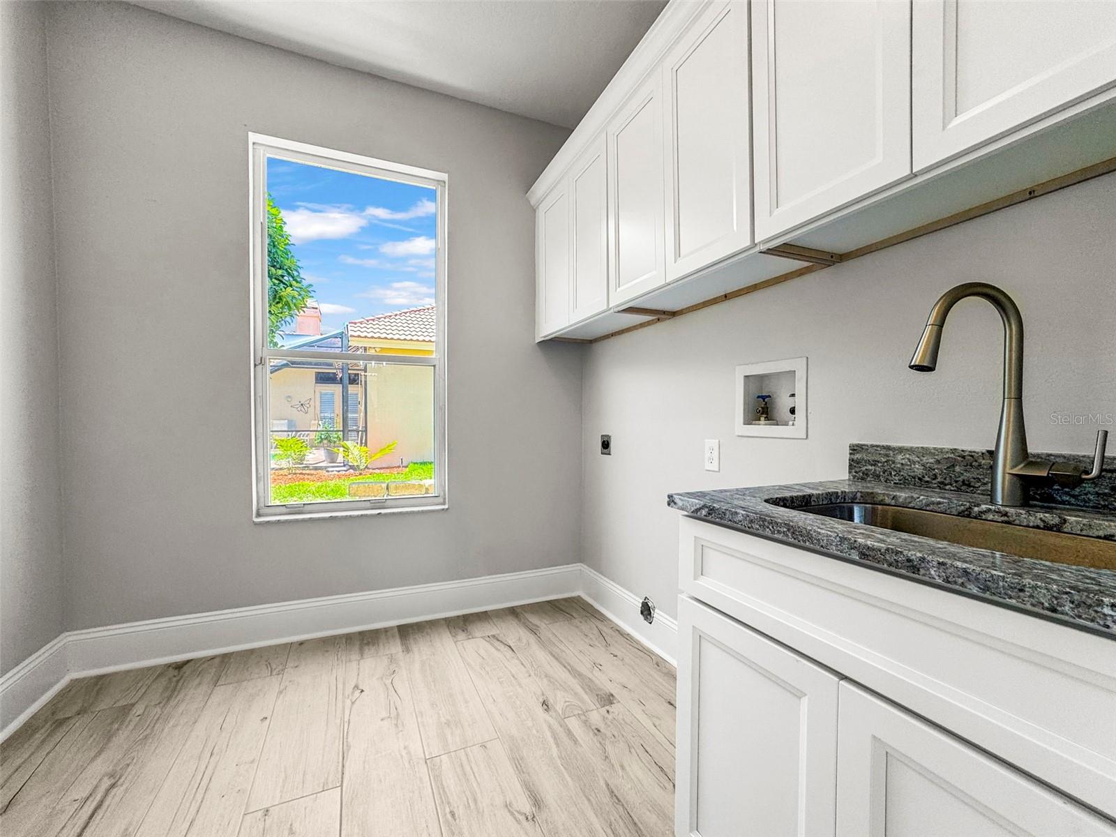 Image 18 of 100 For 5160 Loquat Court