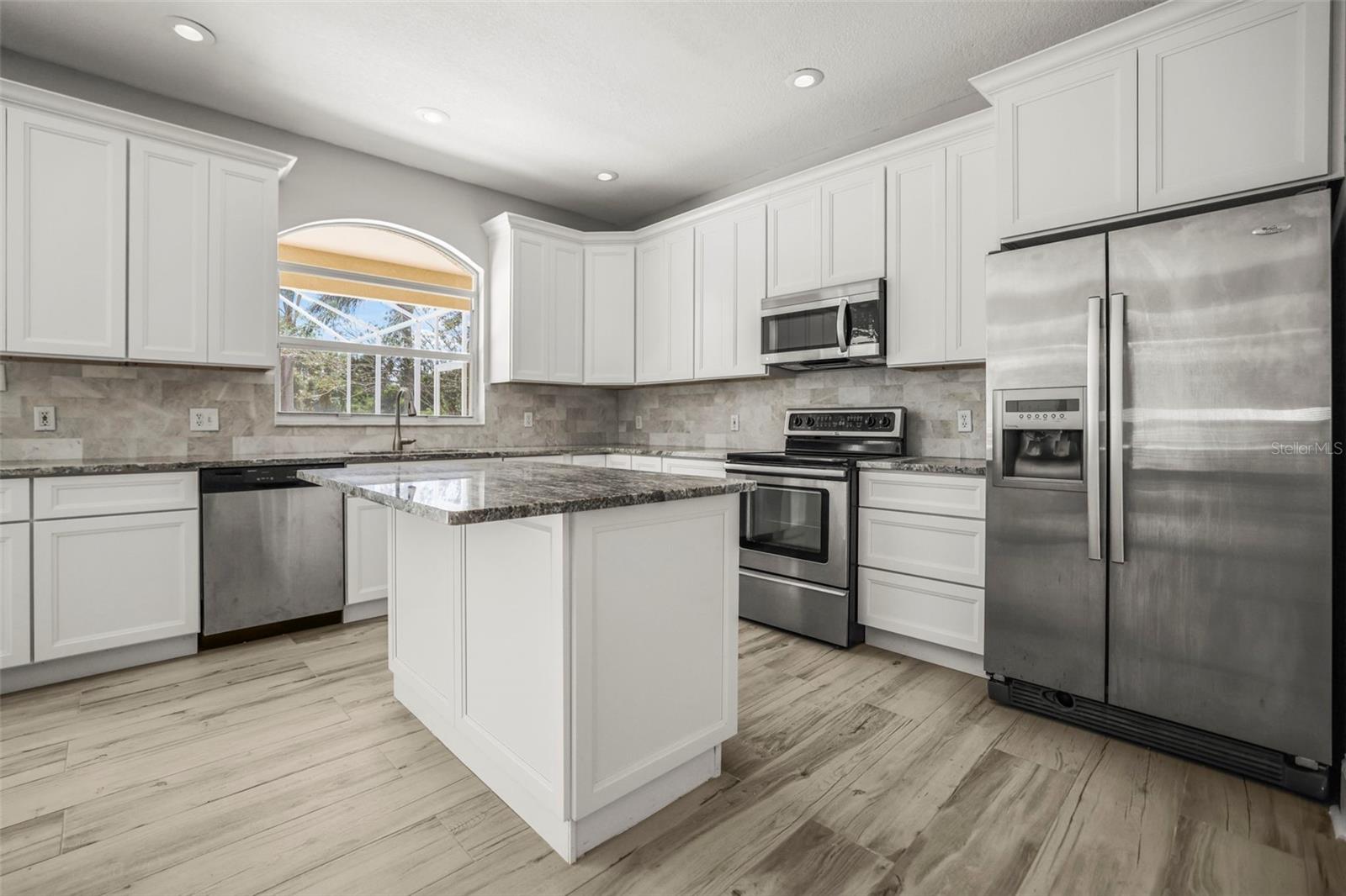 Image 4 of 100 For 5160 Loquat Court