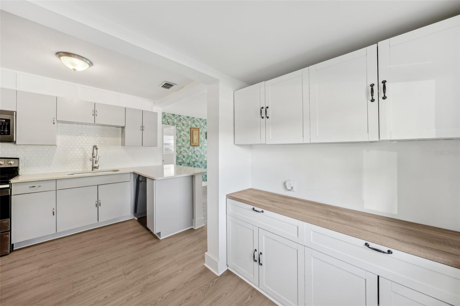 Image 10 of 23 For 1300 37th Street S