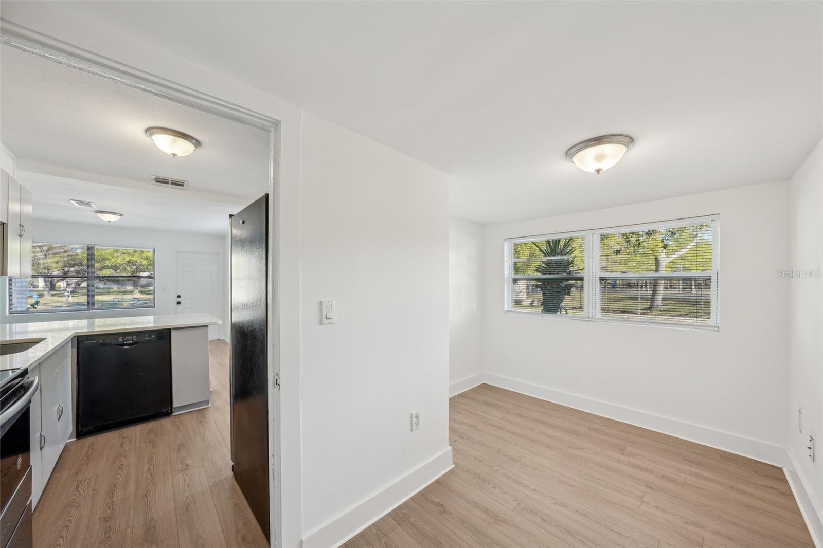 Image 11 of 23 For 1300 37th Street S
