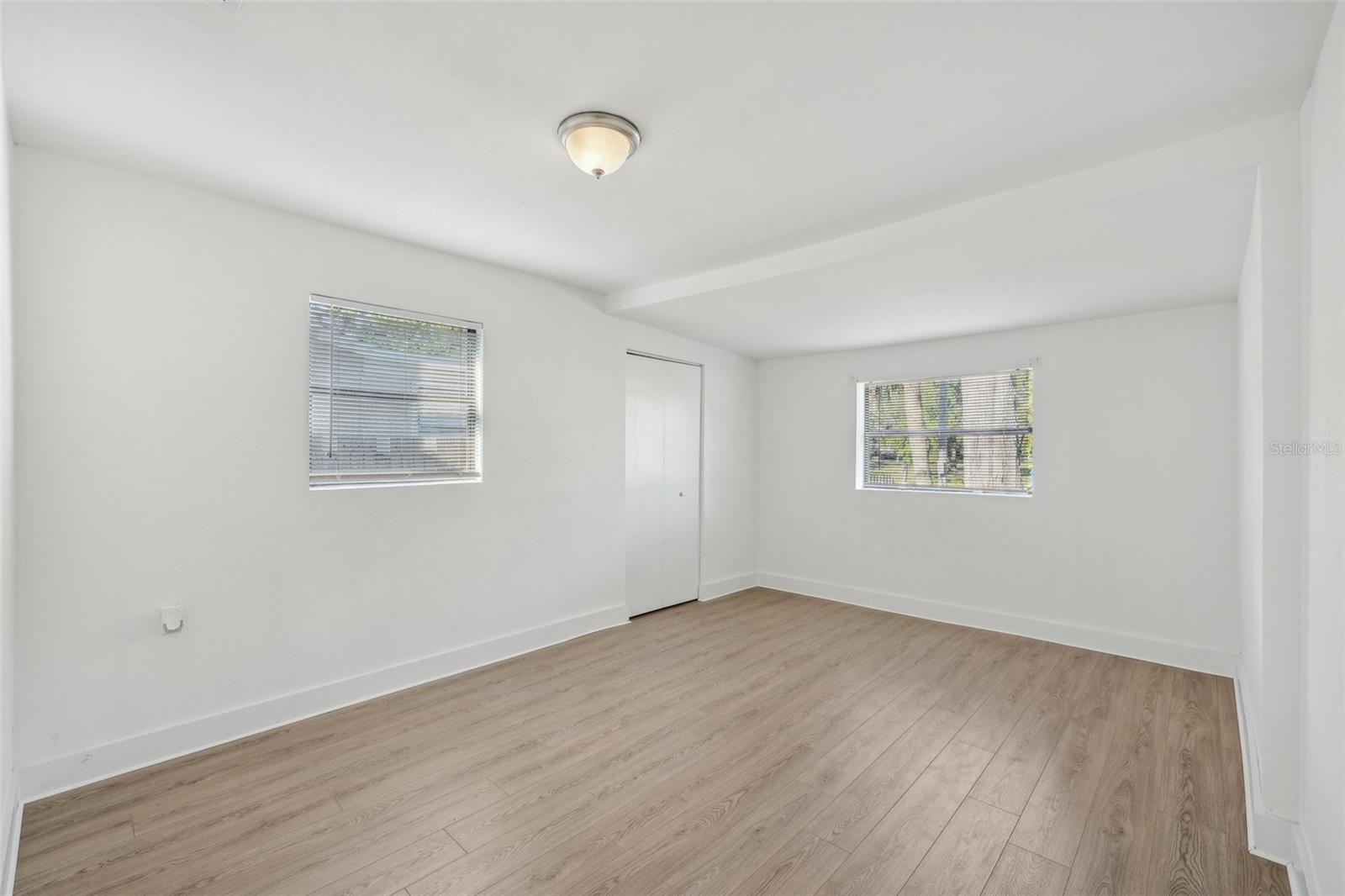 Image 16 of 23 For 1300 37th Street S