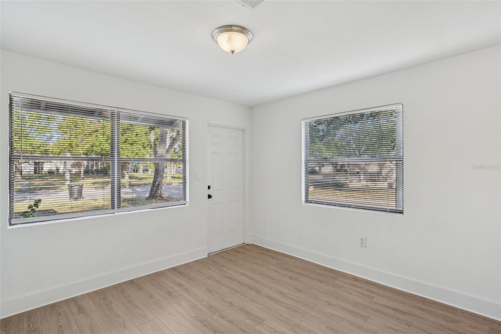 Image 4 of 23 For 1300 37th Street S
