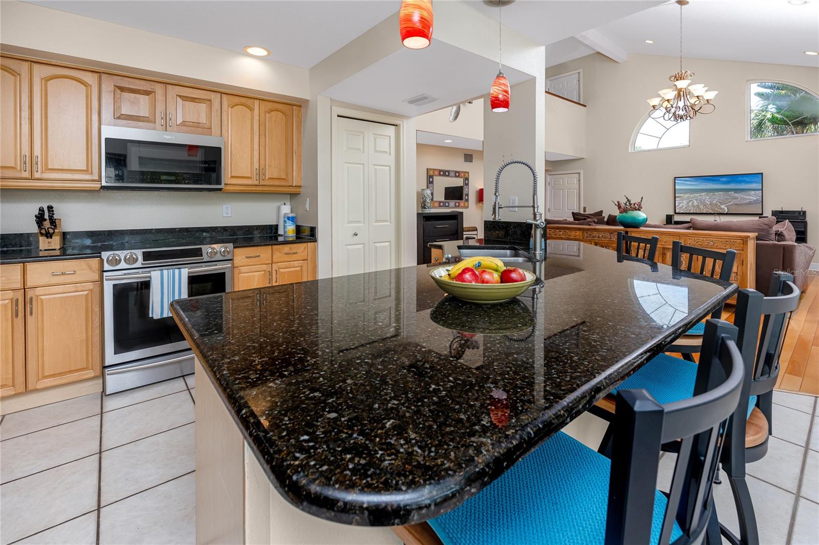 Image 17 of 62 For 405 8th Avenue N