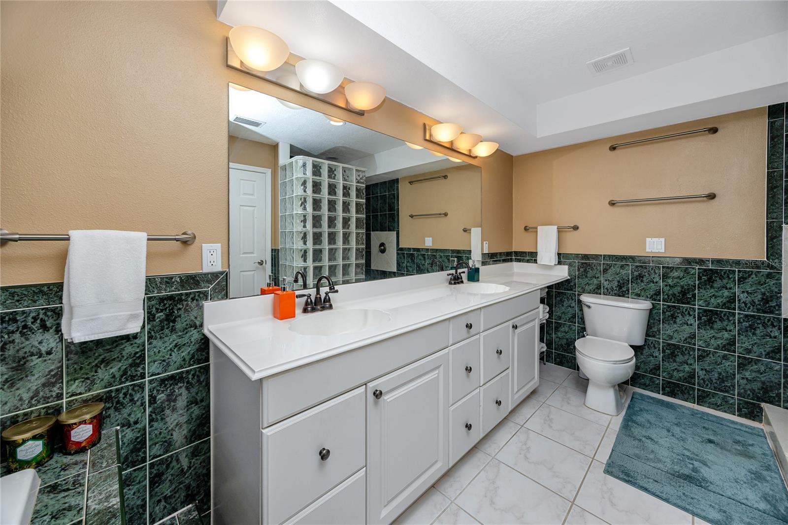 Image 28 of 62 For 405 8th Avenue N