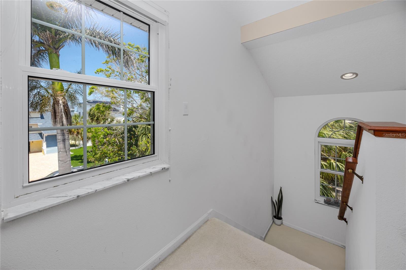 Image 32 of 62 For 405 8th Avenue N