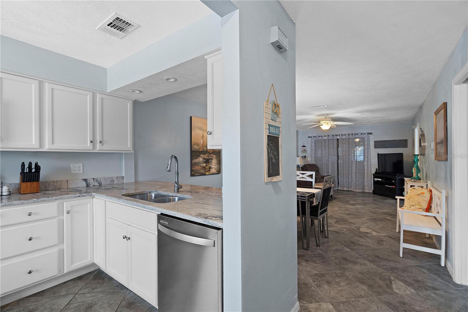 Image 10 of 21 For 340 Causeway Boulevard 104