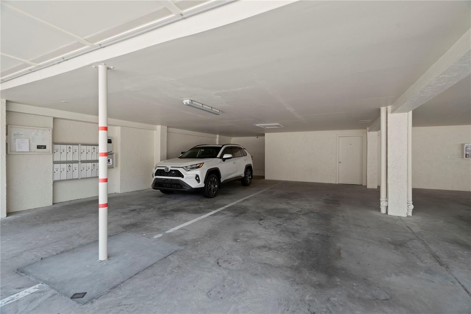 Image 17 of 21 For 340 Causeway Boulevard 104