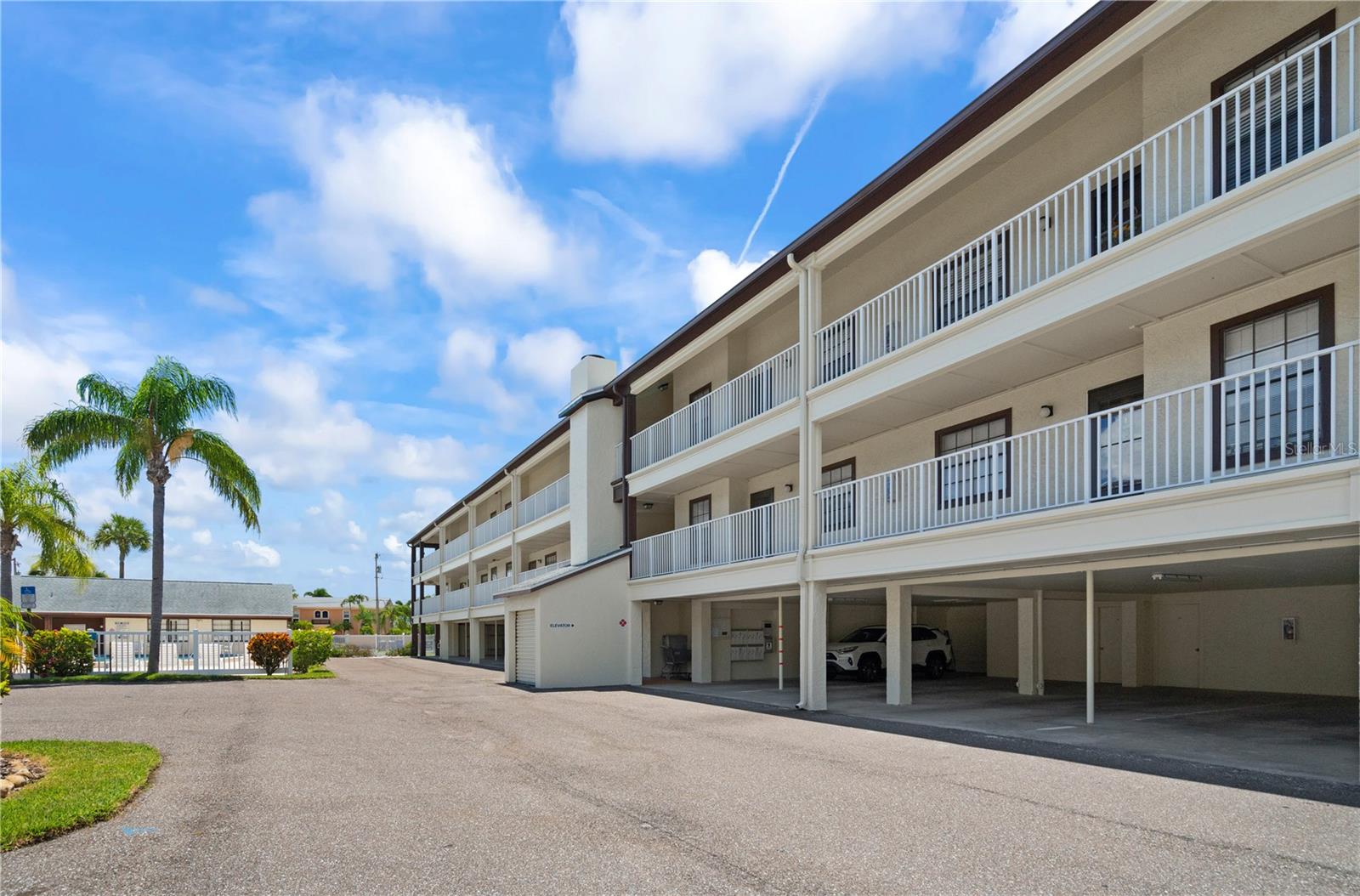 Image 18 of 21 For 340 Causeway Boulevard 104