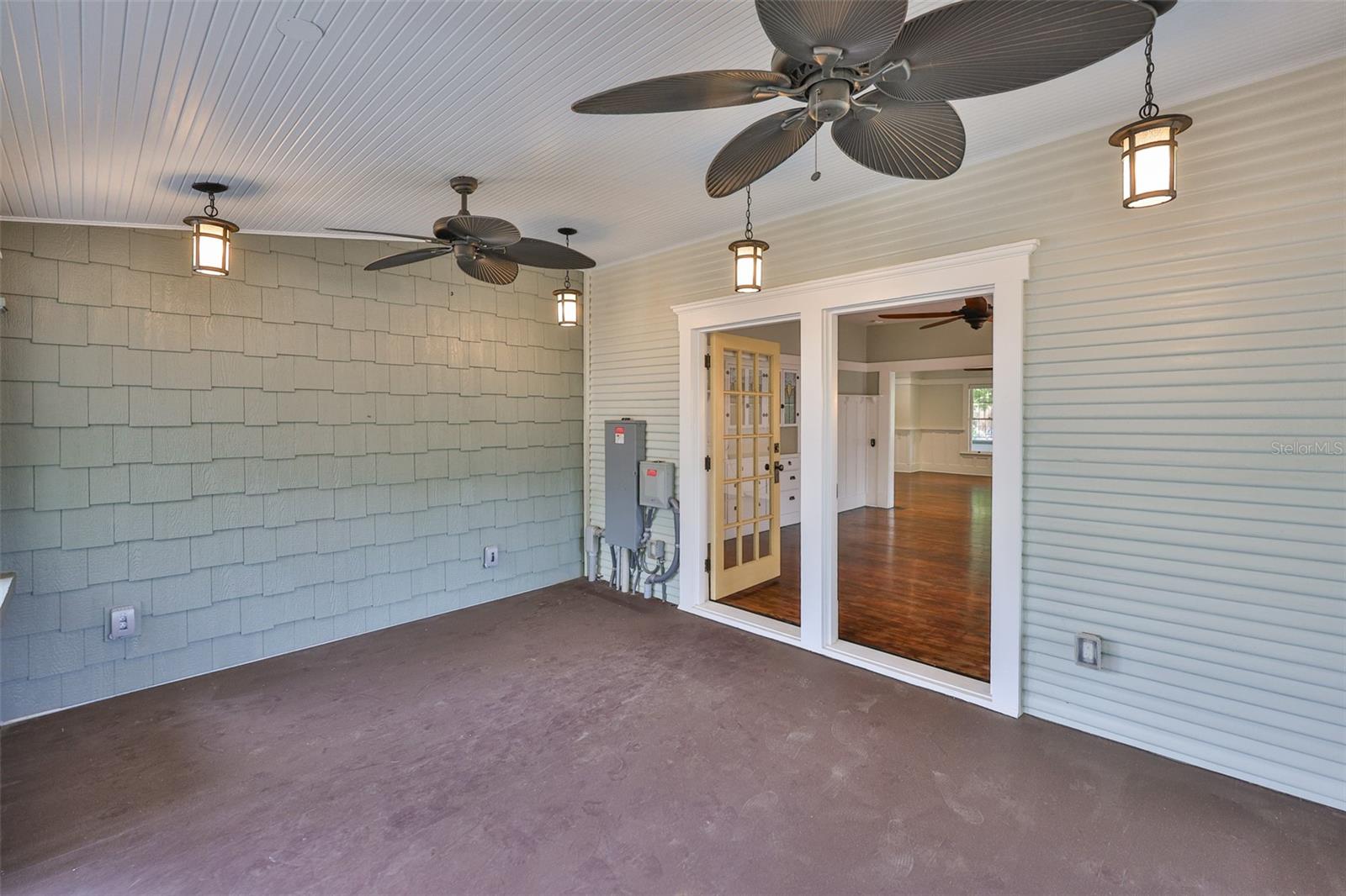 Listing photo id 20 for 1825 2nd Street S