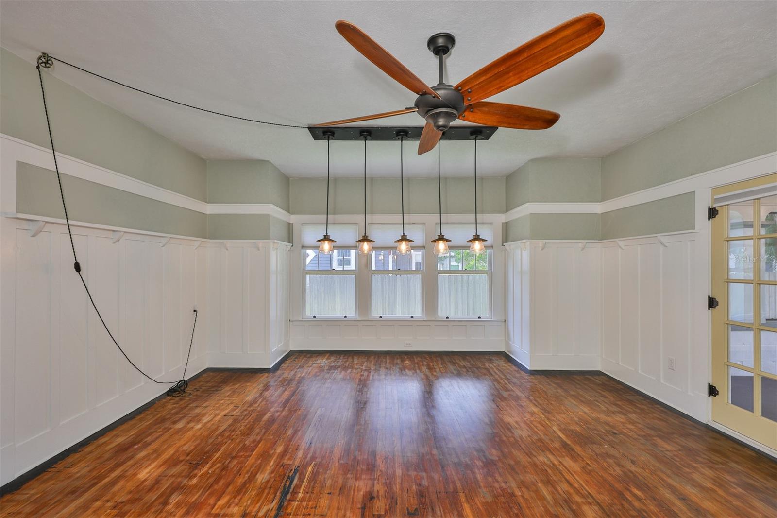 Listing photo id 21 for 1825 2nd Street S