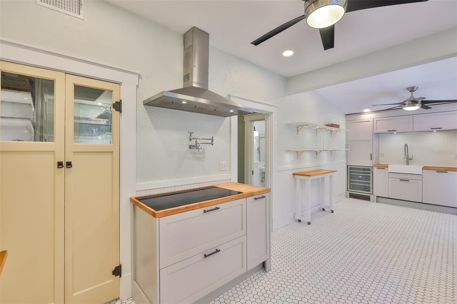 Listing photo id 25 for 1825 2nd Street S