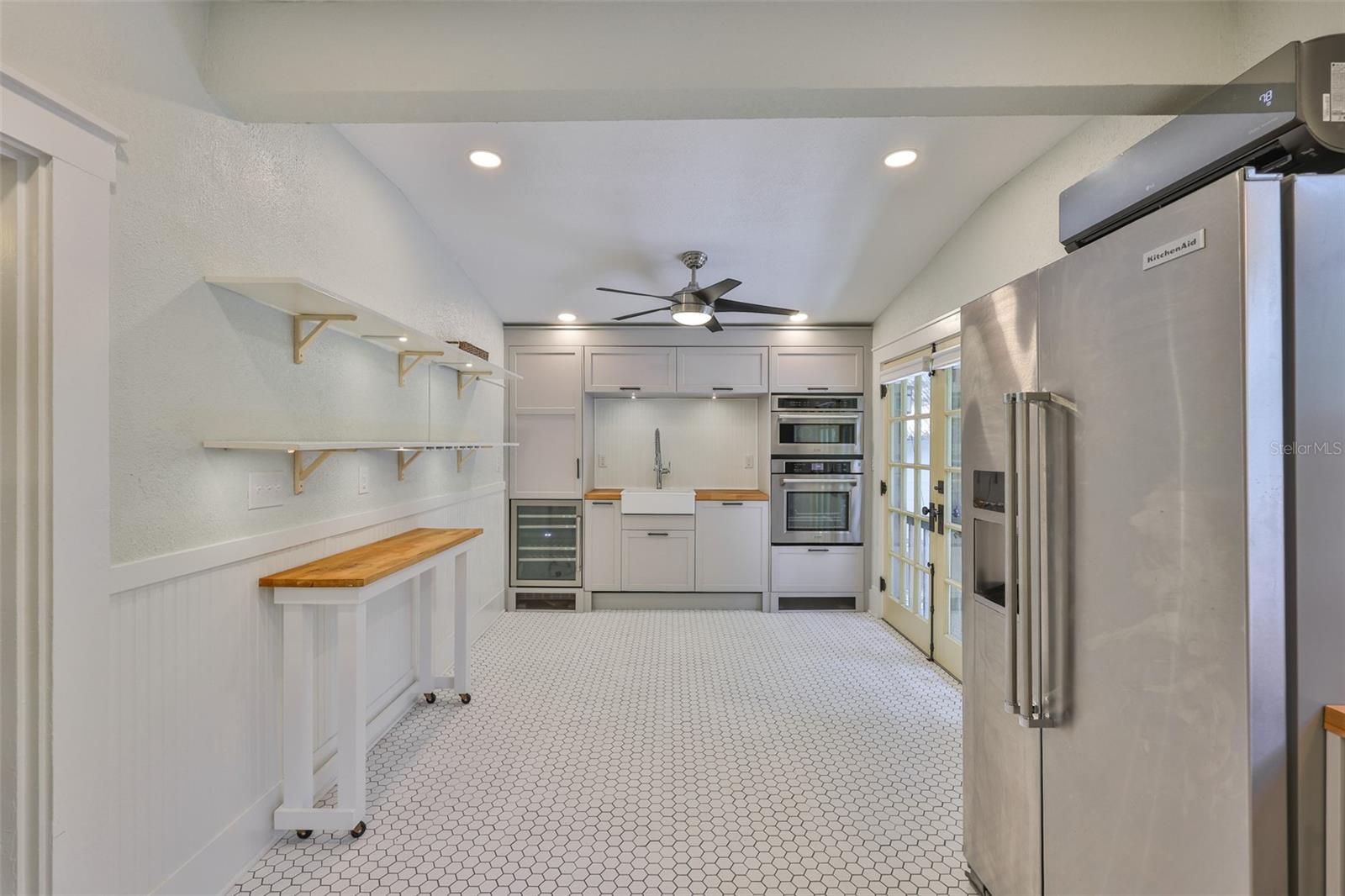 Listing photo id 27 for 1825 2nd Street S