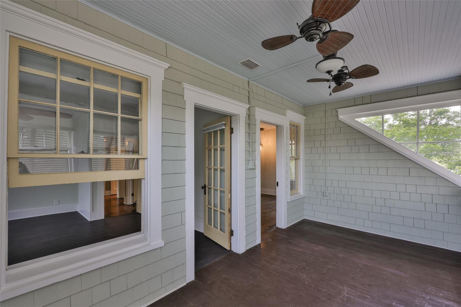 Listing photo id 41 for 1825 2nd Street S