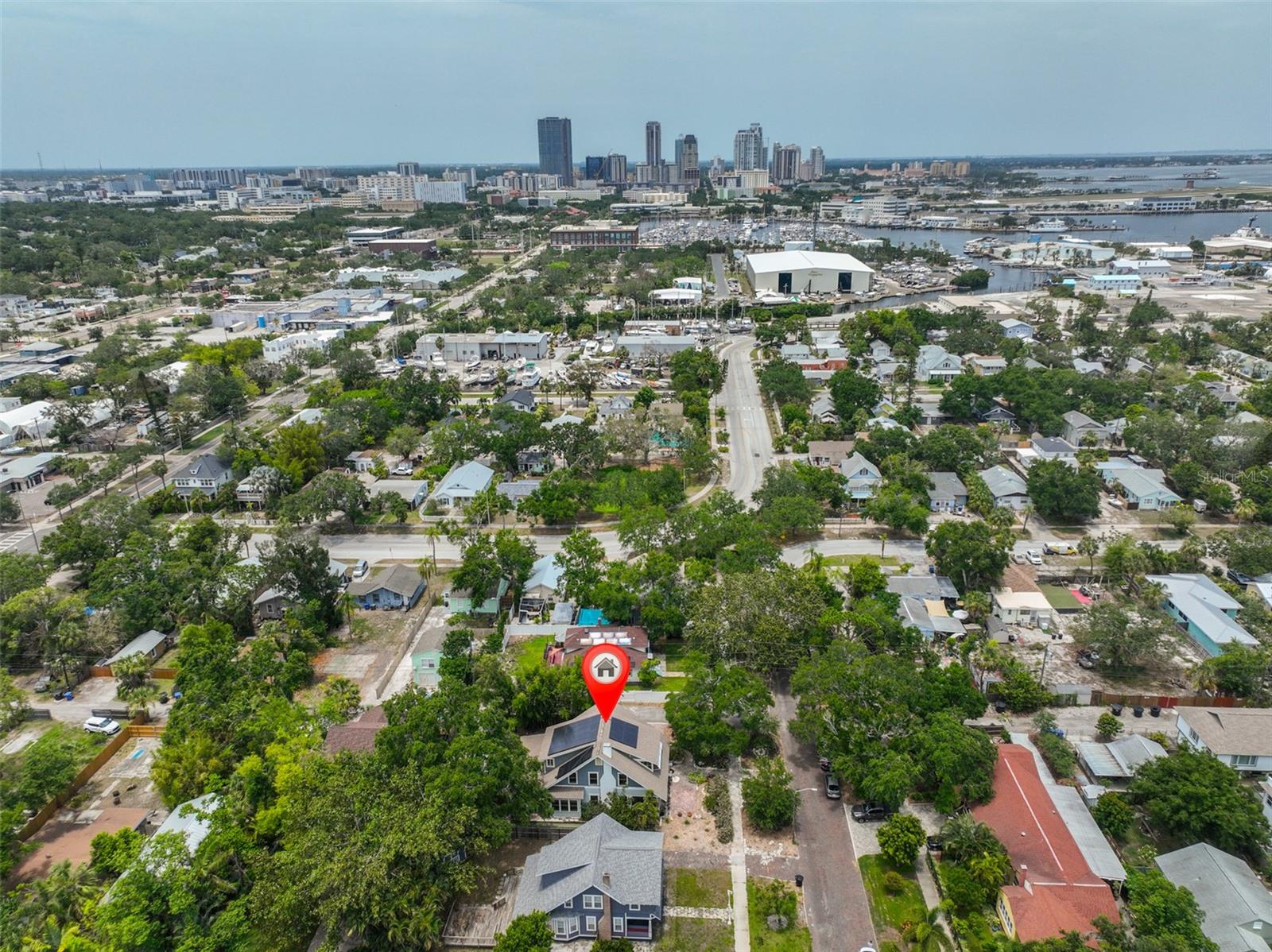 Listing photo id 3 for 1825 2nd Street S