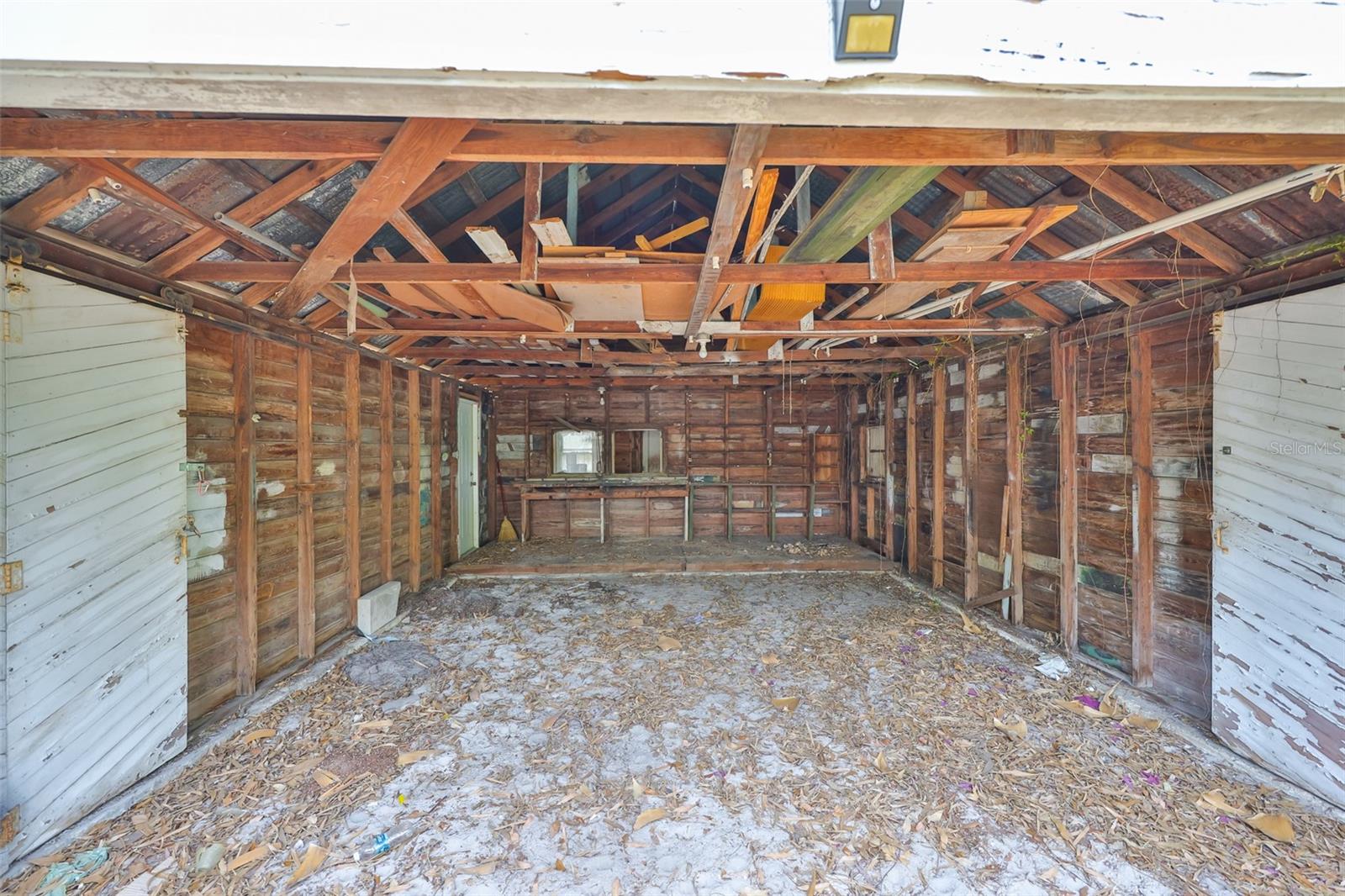 Listing photo id 62 for 1825 2nd Street S