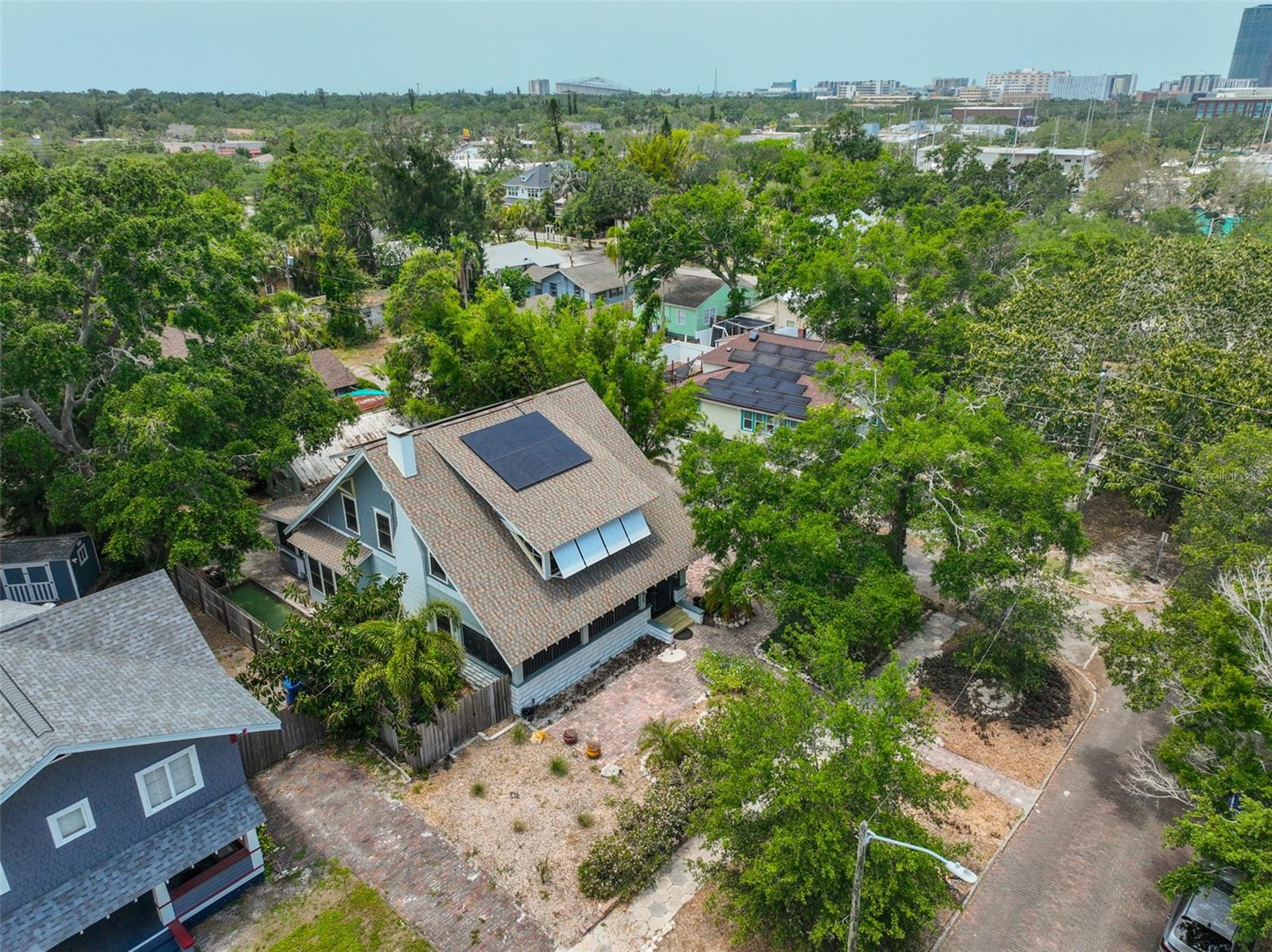 Listing photo id 63 for 1825 2nd Street S